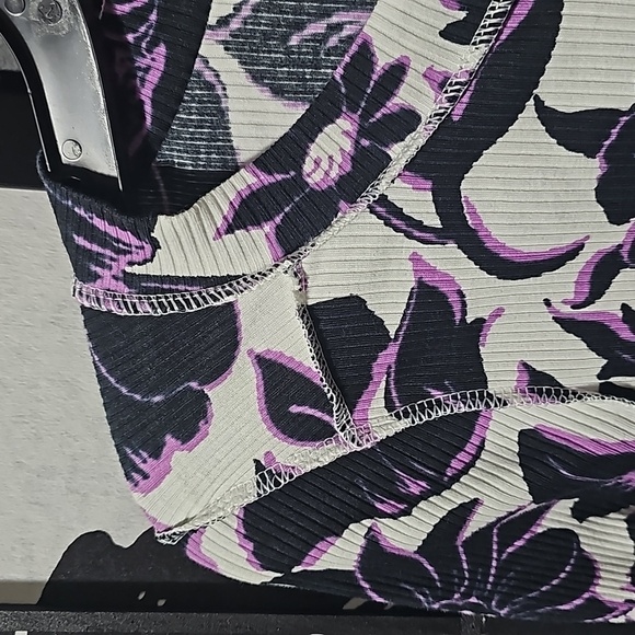 FP Movement Garden Floral Lilac Top‎ Blouse Size XS NWT - Picture 3 of 8